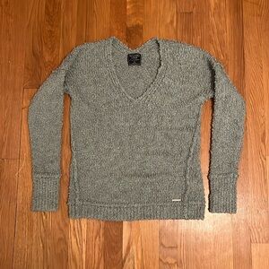 Abercrombie and Fitch Fall Chunky Fuzzy Cozy Knit‎ V Neck Sweater Size XS